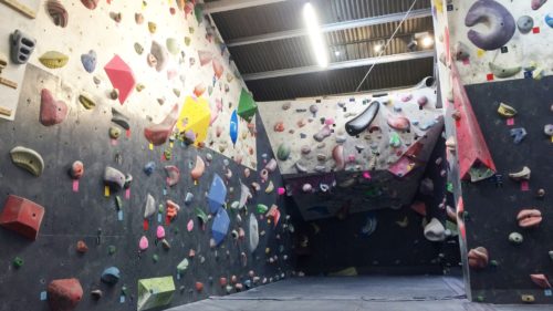 大阪府のクライミング施設「ボルダリングジム roca（ロカ）」